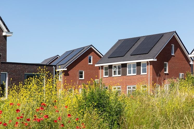 Commercial new build with solar